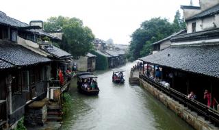 中国哪个城市最适合居住气候好,冬暖夏凉的,一二三线城市都行